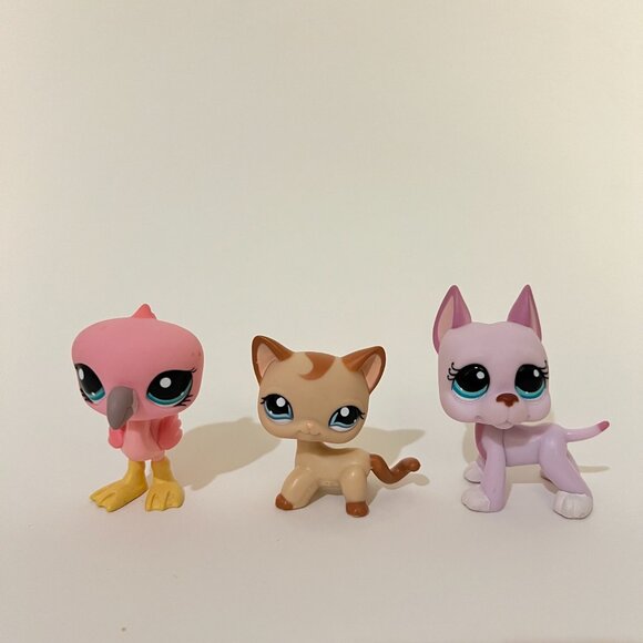 Littlest Pet Shop Stylin' Pets Runway Set with LPS #1022, #1023, #1024 - Picture 3 of 8